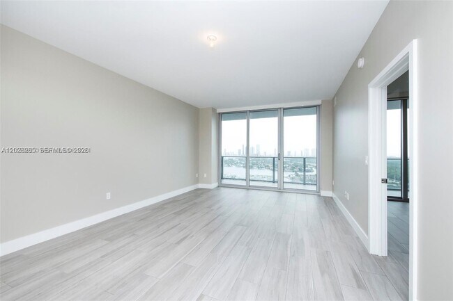Building Photo - 16385 Biscayne Blvd