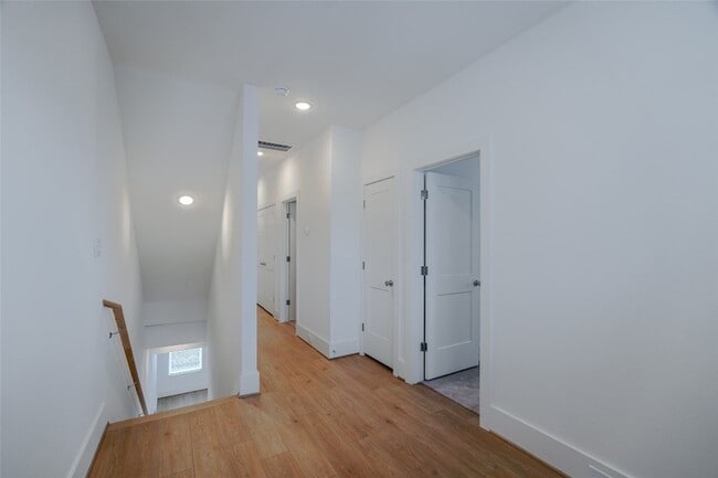 Building Photo - 7609 Victory Reserve St