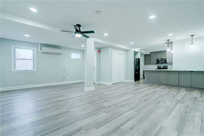 Building Photo - 138 S Union St