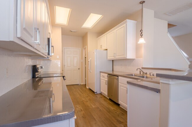 Building Photo - 6303 Veranda Green Trail