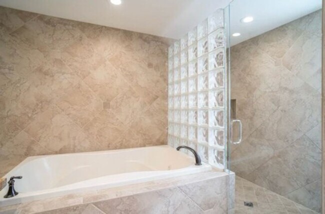 Building Photo - 46755 Highland Palms Dr