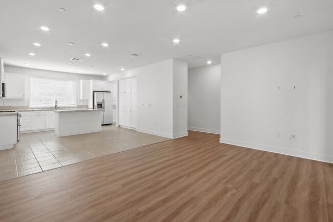 Building Photo - 4325 Blazing Star Wy