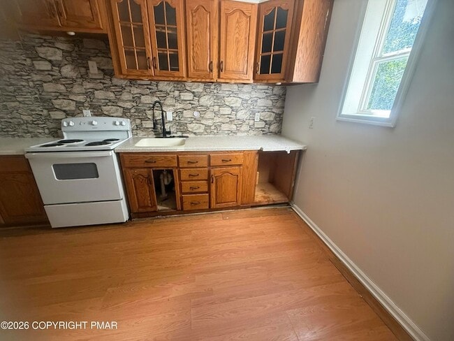 Building Photo - 2186 Spring Dr