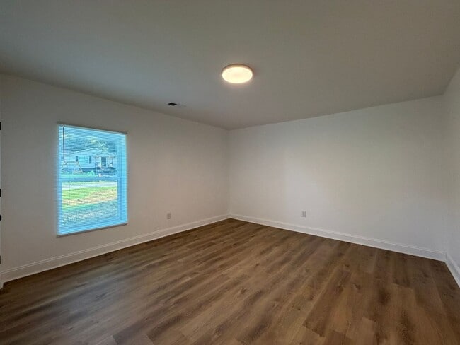 Building Photo - 1278 Chulio Rd SE