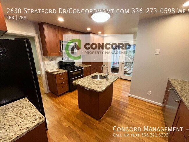 Building Photo - 2630 Stratford Dr