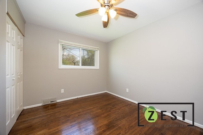 Building Photo - 3 BD 1 BA HOME AVAILABLE NOW! 1,300 Monthly