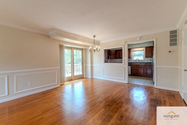 Building Photo - 945 Stormont Cir