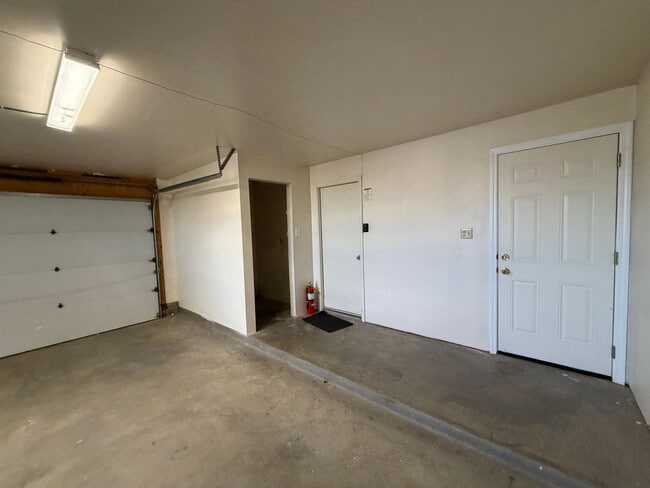 Building Photo - 2 Bedroom Single Story Home Available Near Unser Blvd NE & Northern Blvd NE in North Hills Rio Ra...
