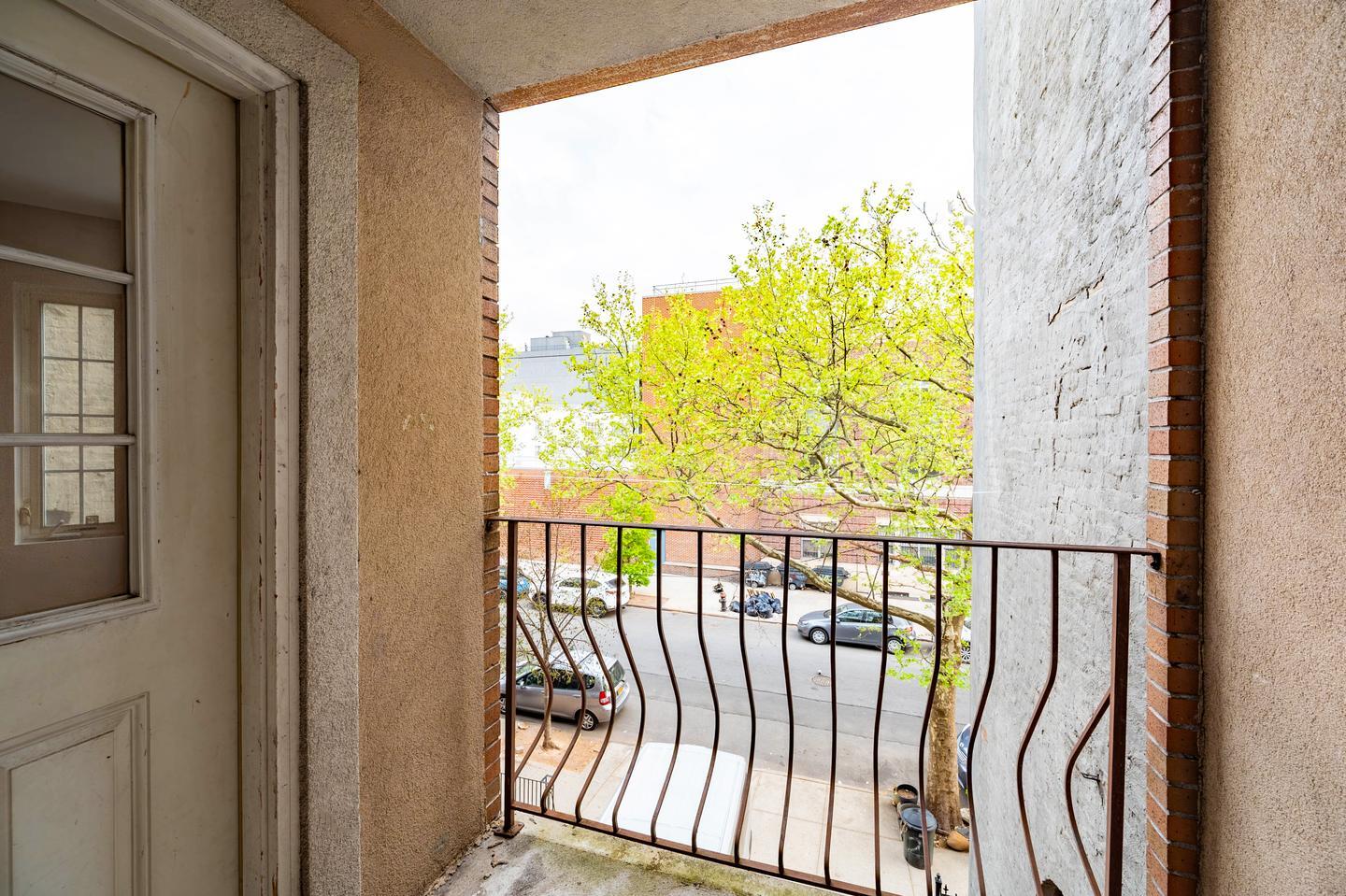 Building Photo - Sunlit Brooklyn Gem | Charming Apartment in a Prime Neighborhood