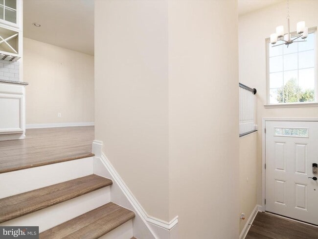 Building Photo - 1221 Orchid Rd