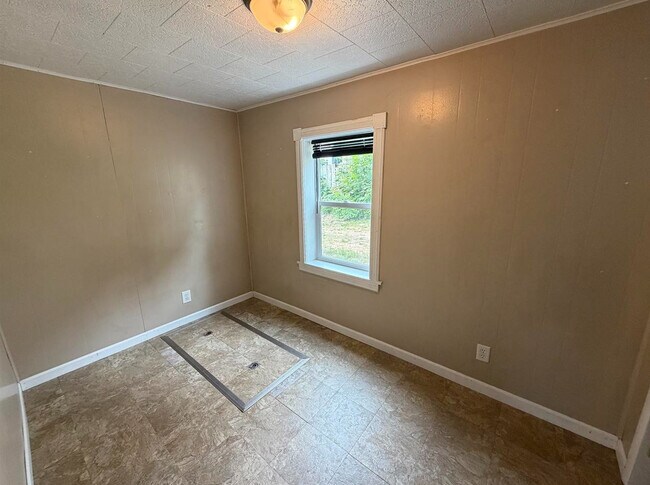 Apt 1 - 211 E High St