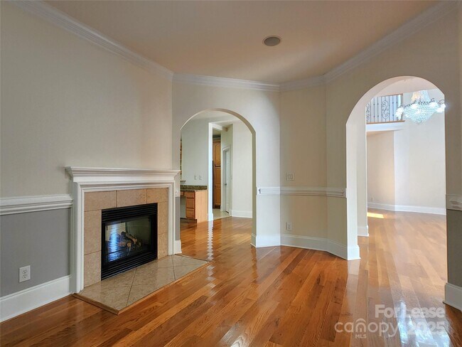 Building Photo - 5524 Strabane Dr