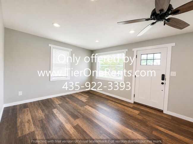Building Photo - This property offers a NO DEPOSIT option available for qualified renters!