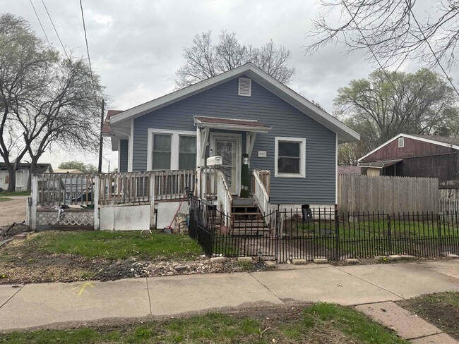 Primary Photo - 440 Dawson St