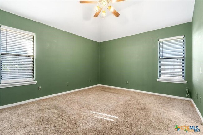 Building Photo - 605 Paintbrush Dr