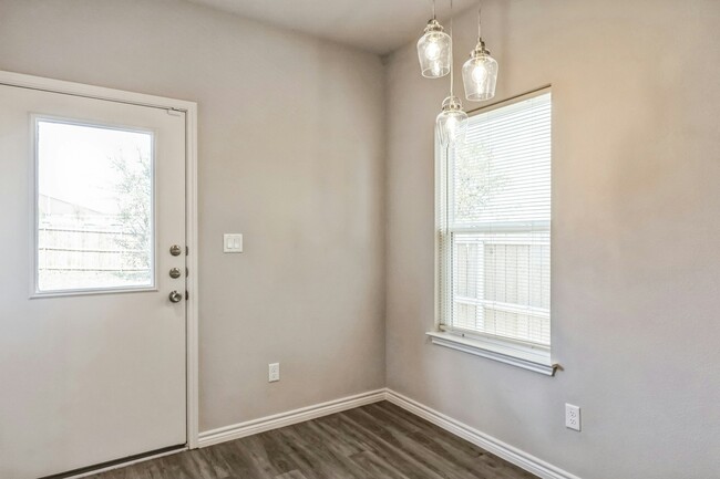 Building Photo - 203 Peruna Dr