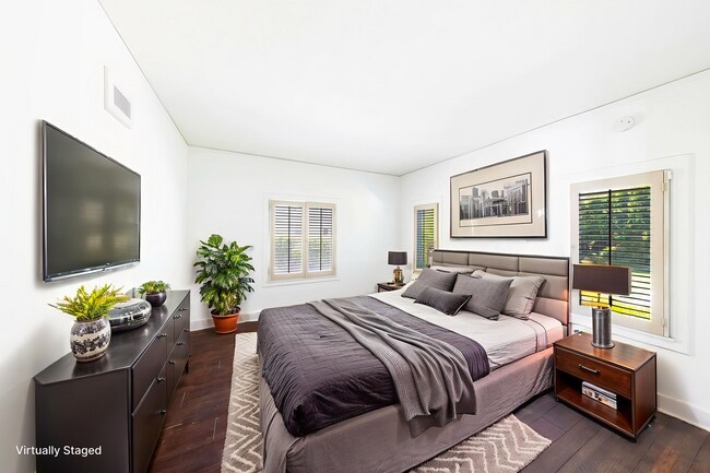 Building Photo - Incredible ocean views and private steps t...