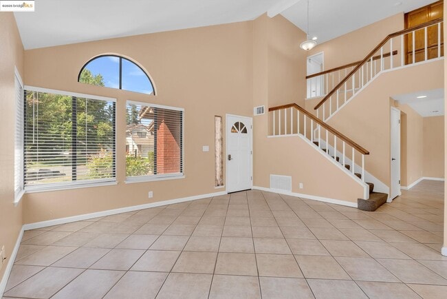 Building Photo - 4820 Ridgeview Dr