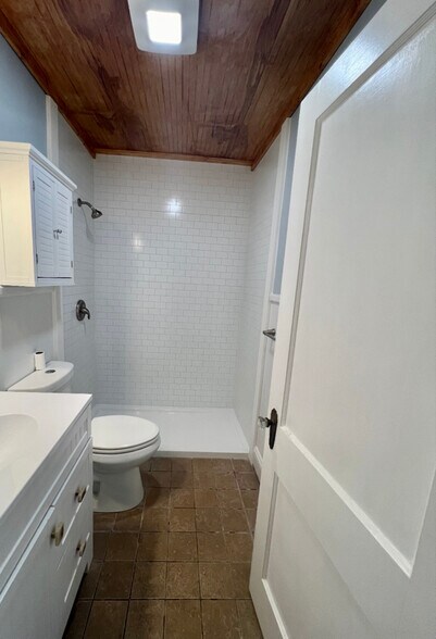 Building Photo - 2141 Van Buren St