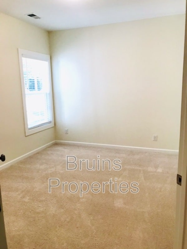 Building Photo - 2606 Pennoak Way