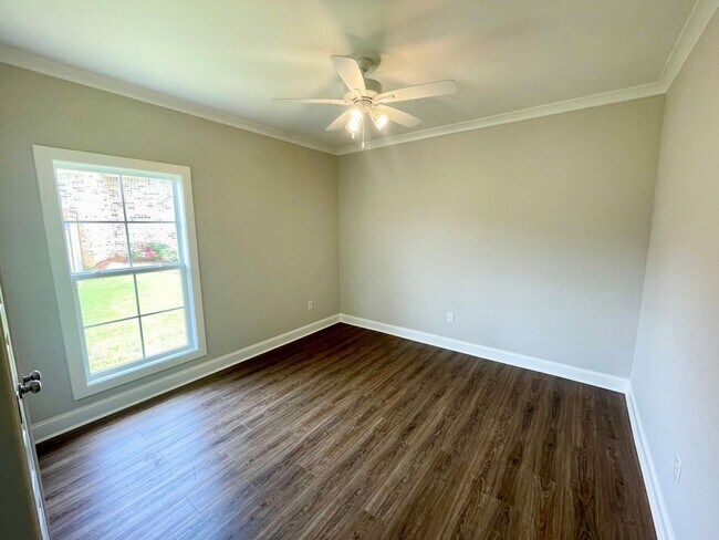 Building Photo - Stunning Germantown School District Rental with Office & Large Fenced Yard