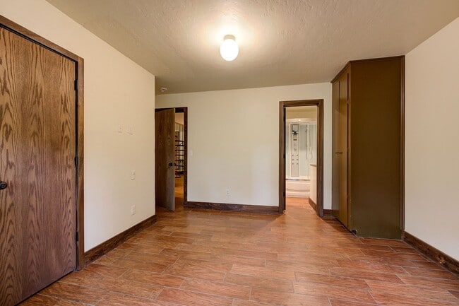 Building Photo - 2429 Cedar Oak Dr