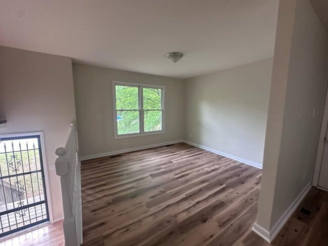 Building Photo - 690 San Gabriel Rd