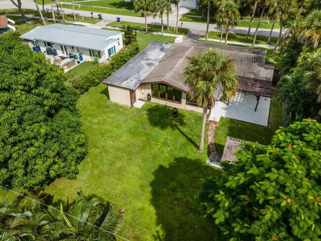 Building Photo - 1310 La Faunce Way