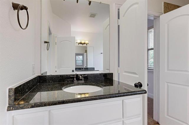 Building Photo - 712 Da Vinci Ct