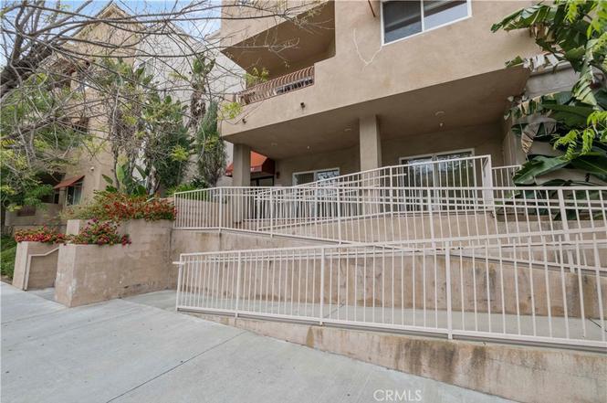 Building Photo - 9610 Zelzah Ave