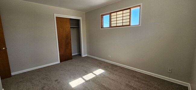 Building Photo - Beautiful Virginia Vale 4 Bedroom Split Level - New Paint, Carpet, Blinds - AVAILABLE NOW!