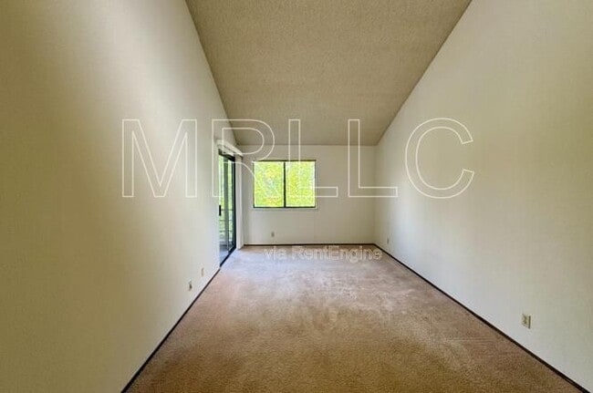 Building Photo - 4685 Albany Cir