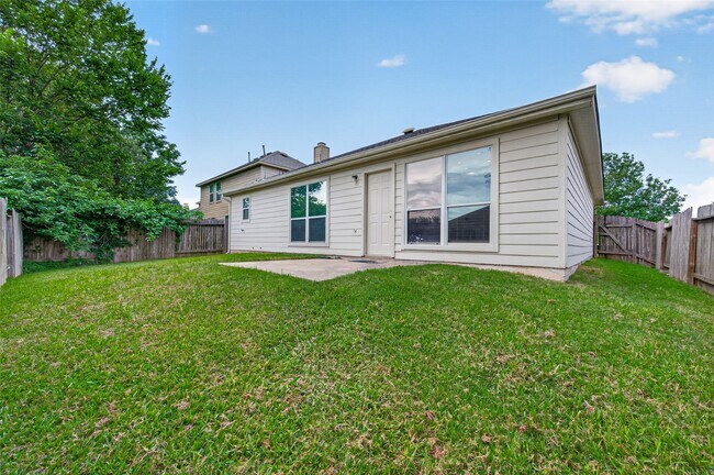 Building Photo - 18499 Sunrise Pines Dr
