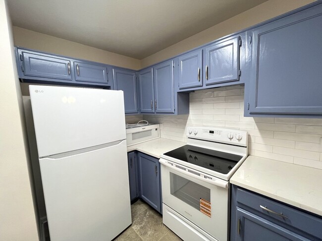 Building Photo - 3BR/2BA Hermitage Rental Minutes from I-40...