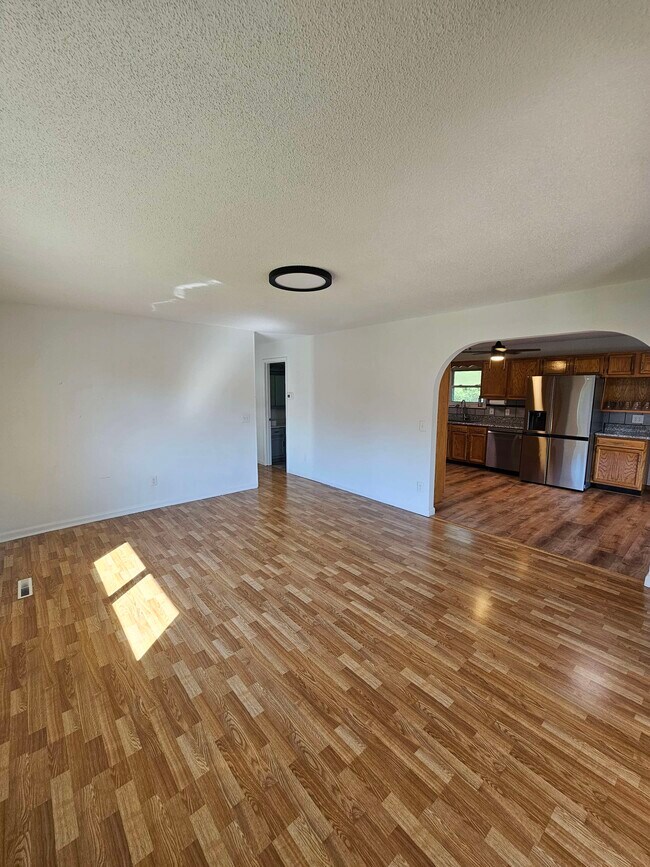 Building Photo - 169 Valleyview Dr