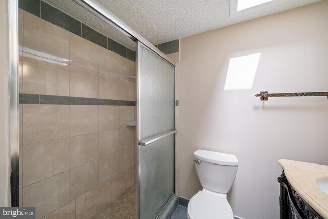 Building Photo - 1103 Burwick Dr