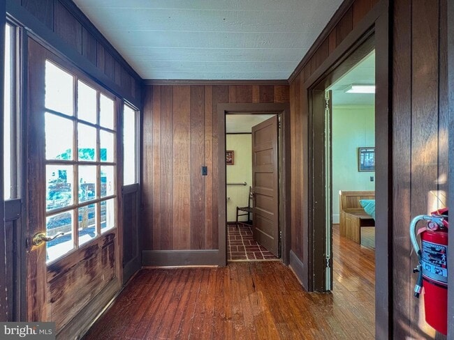 Building Photo - 314 North St