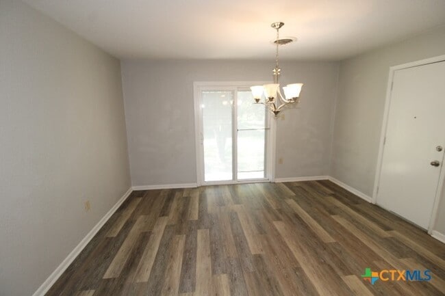 Building Photo - 802 S 15th St