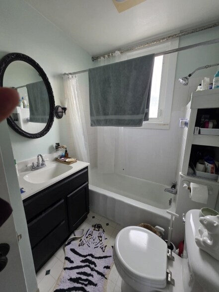 Building Photo - 224 E Michigan St