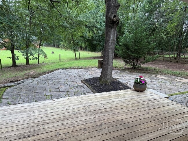 Building Photo - 185 Landor Dr