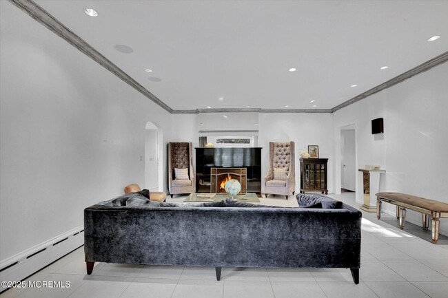 Building Photo - 589 Westwood Ave