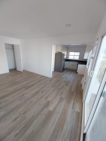 Building Photo - 1541 N Formosa Ave