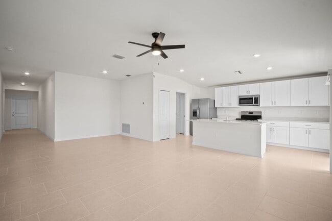 Building Photo - 17633 Paradiso Wy