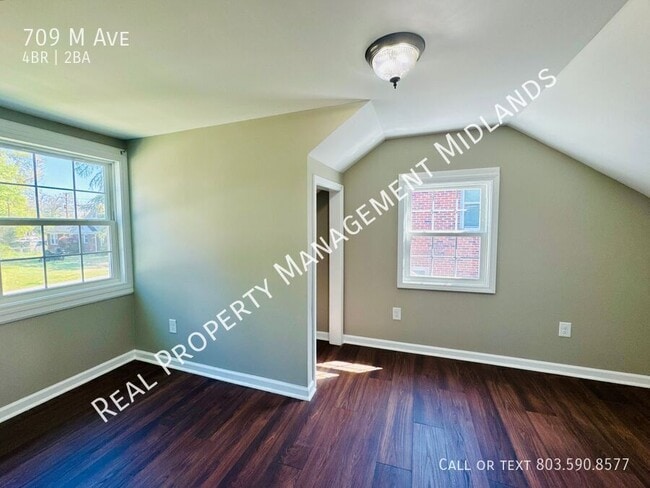 Building Photo - 709 M Ave