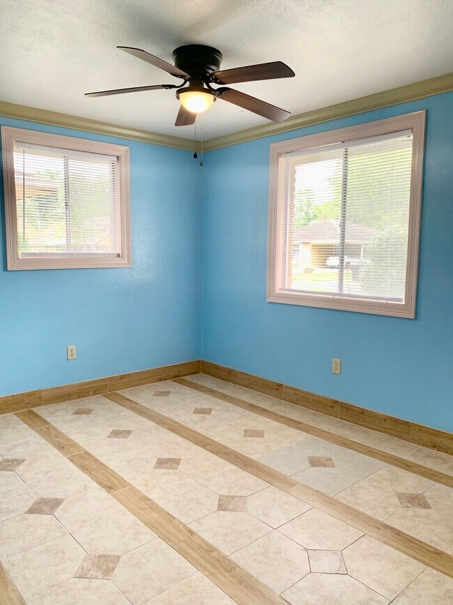 Building Photo - 3BD/2BA House for Lease in Bristol Place Subdivision in Baton Rouge