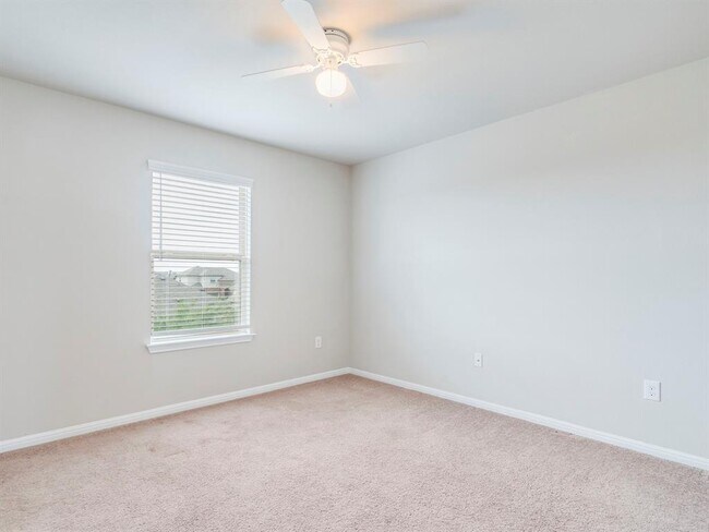 Building Photo - 398 Wapiti Rd