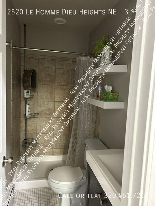 Building Photo - 2520 Le Homme Dieu Heights NE