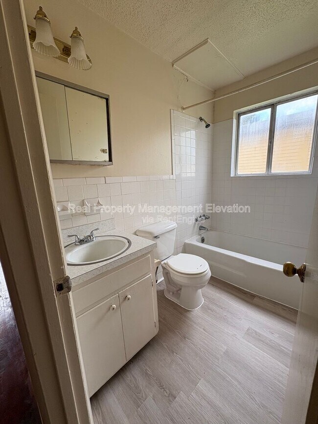 Building Photo - 1114 Allen Dr