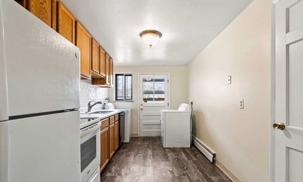 Building Photo - 1410 S Ash St