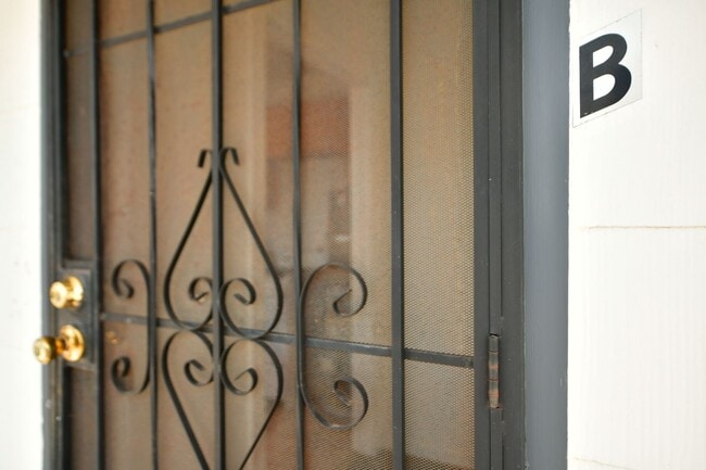 Building Photo - 2721 California St